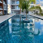 H&o New 4 Seasons Universal Апартаменты