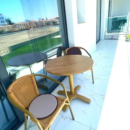 H&o New 4 Seasons Universal Appartement