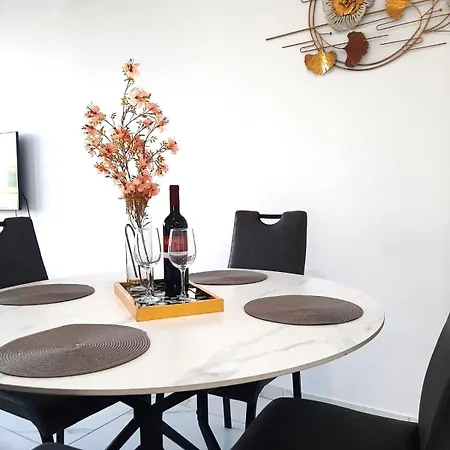 H&o New 4 Seasons Universal