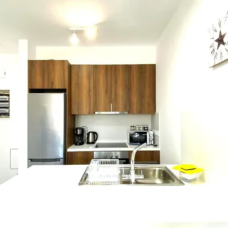 H&o New 4 Seasons Universal * Paphos