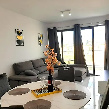 H&o New 4 Seasons Universal * Paphos