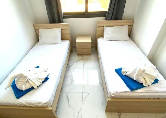 H&o New 4 Seasons Universal * Paphos