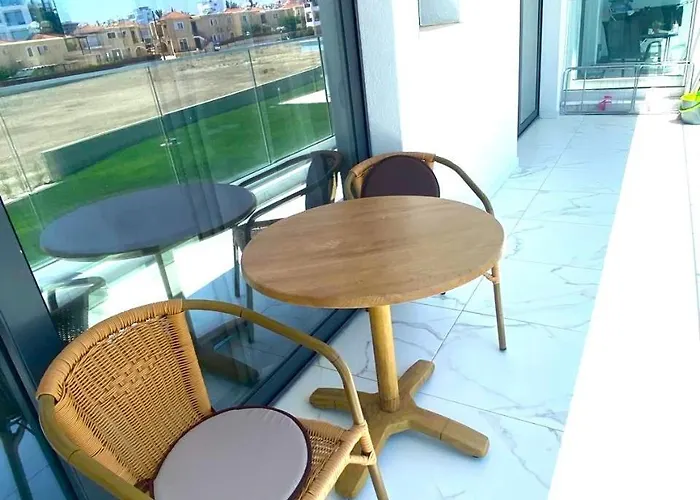 H&o New 4 Seasons Universal アパート