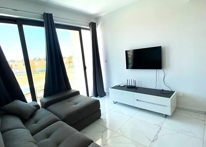 H&o New 4 Seasons Universal アパート