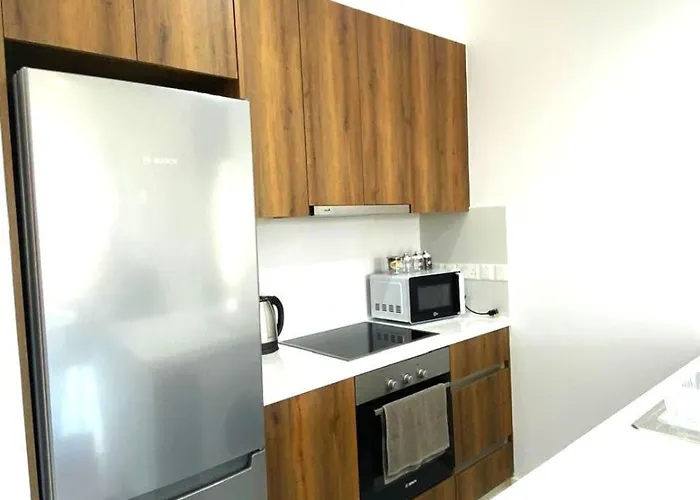 H&o New 4 Seasons Universal Paphos