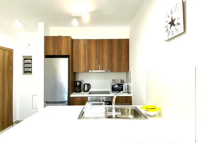 H&o New 4 Seasons Universal * Paphos