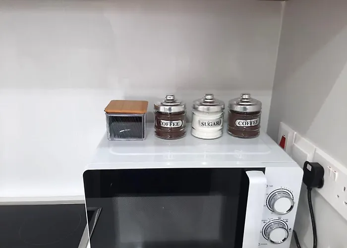 H&o New 4 Seasons Universal