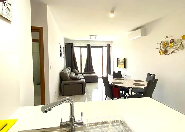 H&o New 4 Seasons Universal Apartmán Paphos