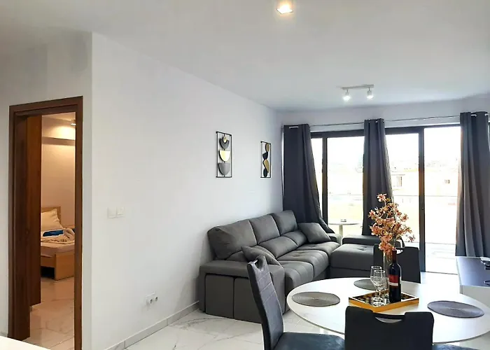 H&o New 4 Seasons Universal Apartmán