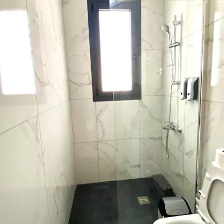 H&o New 4 Seasons Universal Apartman Paphos