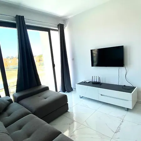 H&o New 4 Seasons Universal Apartman