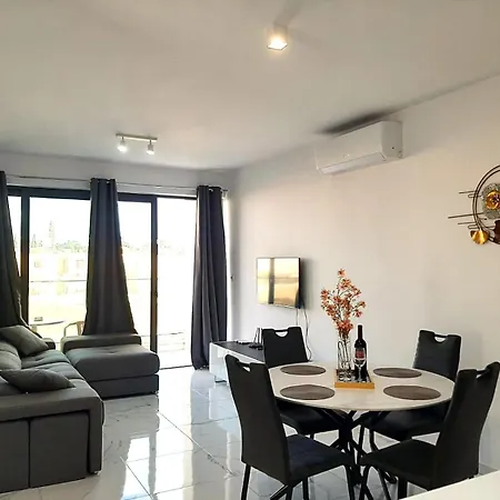 Apartman H&o New 4 Seasons Universal *