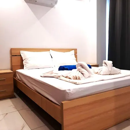 Apartman H&o New 4 Seasons Universal Paphos
