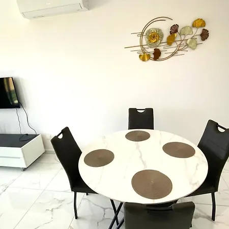 Apartman H&o New 4 Seasons Universal Paphos