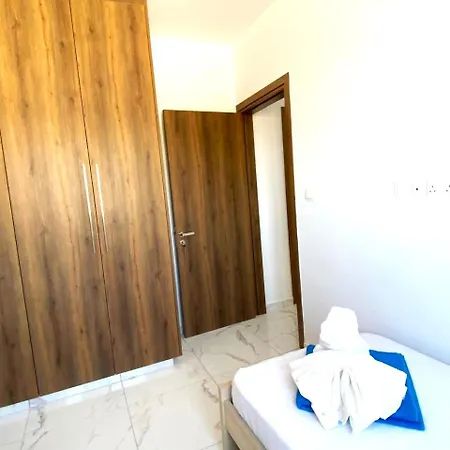 H&o New 4 Seasons Universal